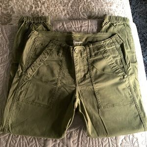 Cabi army green pants size 4 EUC!!